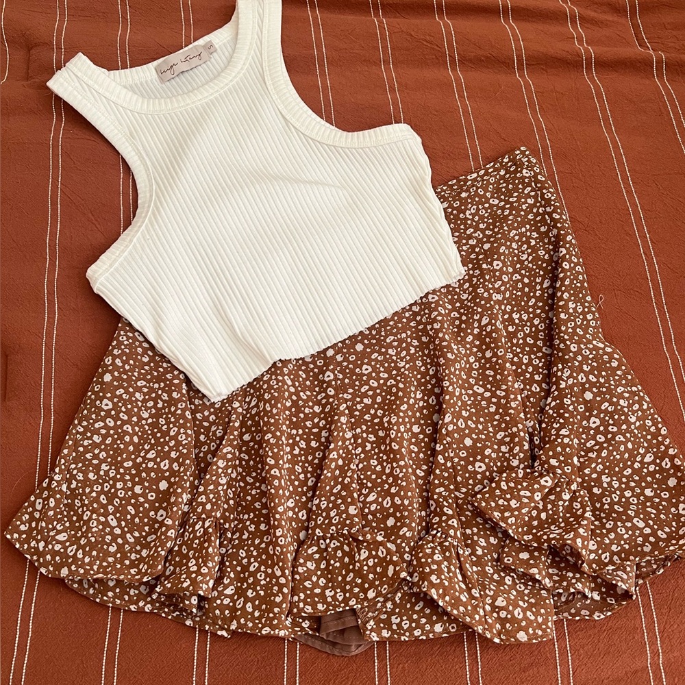 Flowy skirt with design